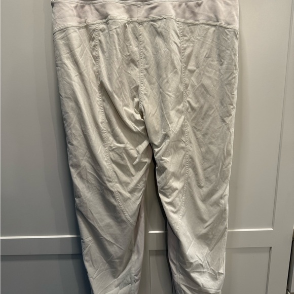 Lululemon Dance Studio Mid-Rise Cropped Pant - Picture 2 of 4